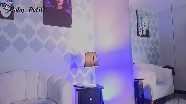 Snapshot of GabyPetit chatting on 06.04.26 GabyPetit online show from 06.04.26
