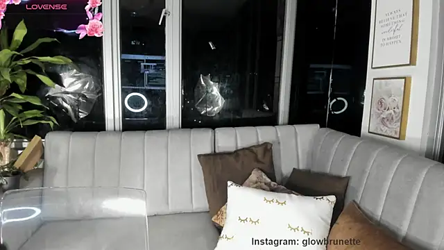 Megan Lim online show from 02.05.25