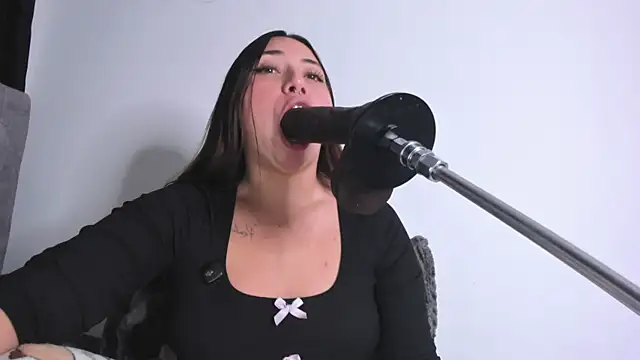 Mariana Castro9 online show from 07.13.26