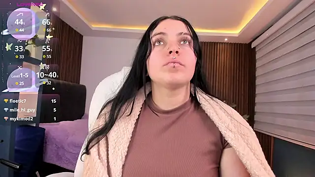 Lucy Smith2 online show from 12.06.24