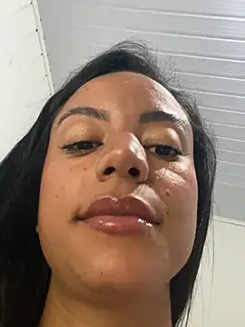 Snapshot of Elamesmamorena chatting on 01.17.26 Elamesmamorena online show from 01.17.26