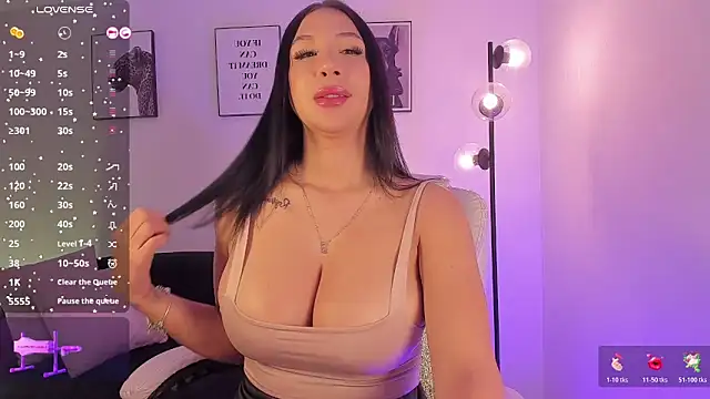 Emilyymilleer  online show from 04.28.26