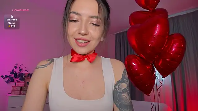 Oh My Dianee online show from 02.14.25