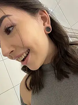 Snapshot of Oh_My_Dianee chatting on 11.07.25 Oh My Dianee online show from 11.07.25