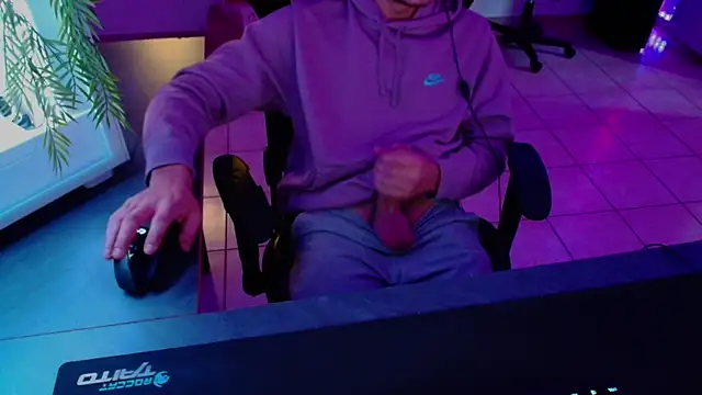 Snapshot of Vlad230323 chatting on 12.09.24 Vlad230323 online show from 12.09.24