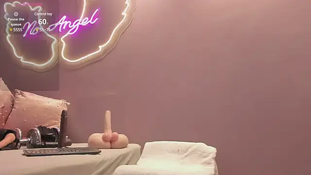 Snapshot of Ninna_monroe_ chatting on 12.19.24 Ninna monroe online show from 12.19.24