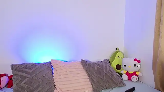 Snapshot of CheryelFox chatting on 11.08.25 CheryelFox online show from 11.08.25