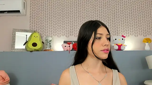 Snapshot of CheryelFox chatting on 05.20.26 CheryelFox online show from 05.20.26