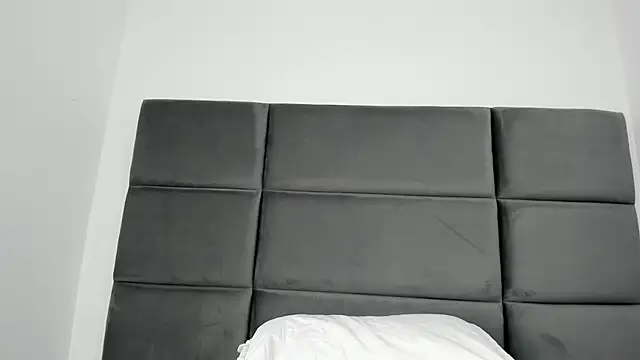 Lizz Luna online show from 11.26.25