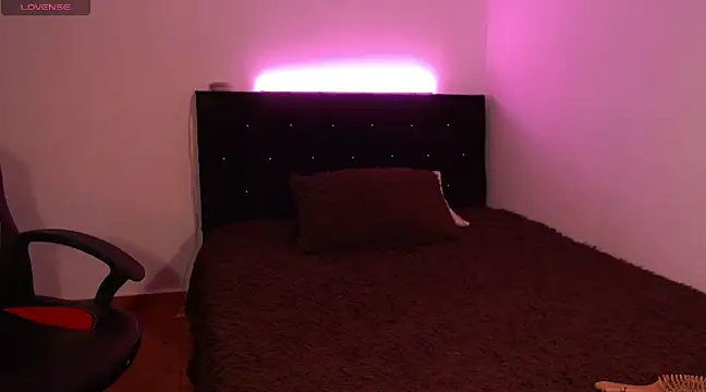 Snapshot of zarablare_ chatting on 12.27.24 zarablare online show from 12.27.24