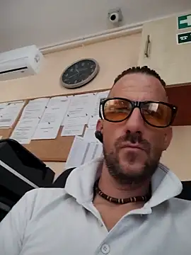 Snapshot of Inkazulu chatting on 09.20.25 Inkazulu online show from 09.20.25