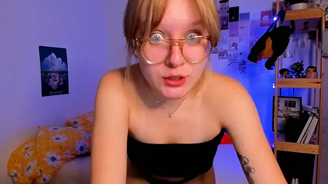 Snapshot of leazy_peazy chatting on 10.03.25 leazy peazy online show from 10.03.25