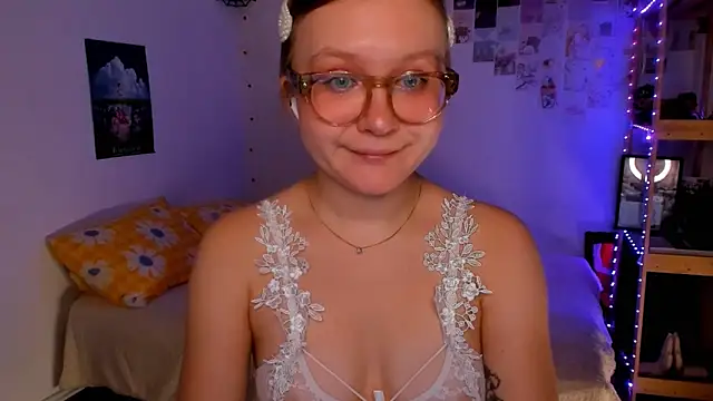 Snapshot of leazy_peazy chatting on 12.03.25 leazy peazy online show from 12.03.25