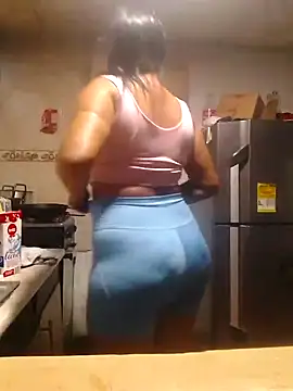 Snapshot of lupita_2023 chatting on 01.14.25 lupita 2023 online show from 01.14.25