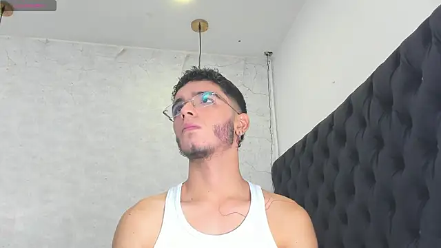 Ian Castillo  online show from 02.13.25