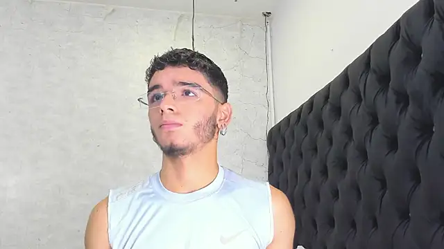 Ian Castillo  online show from 02.14.25