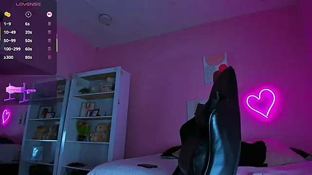 Ian Castillo  online show from 03.04.25