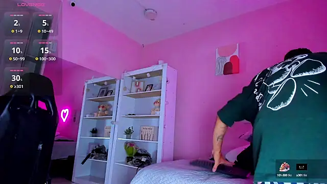 Ian Castillo  online show from 09.09.25