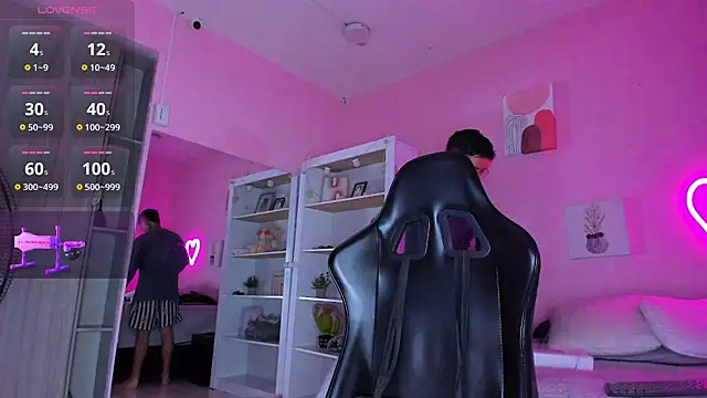 Ian Castillo  online show from 09.11.25