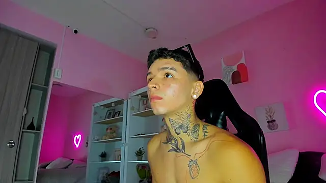 Ian Castillo  online show from 09.23.25