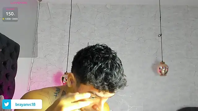 Ian Castillo  online show from 10.06.25