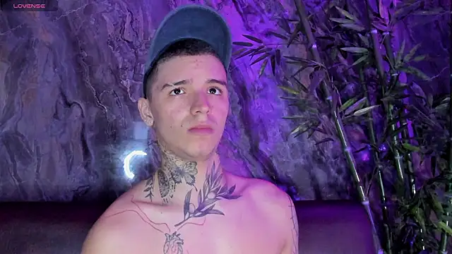 Snapshot of Ian_Castillo_ chatting on 03.14.26 Ian Castillo online show from 03.14.26