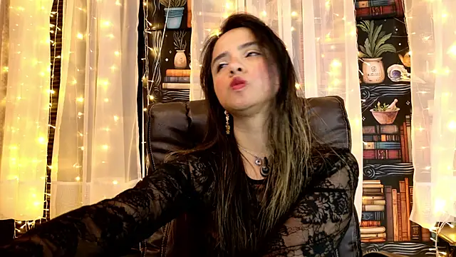 julietta   jackson online show from 07.04.26