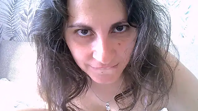 ShelaDiass online show from 10.18.25