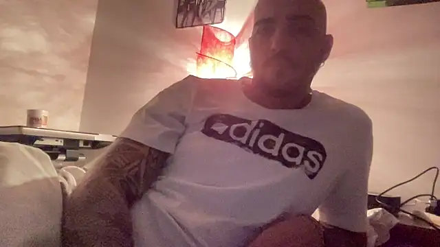 alessandromori91 online show from 12.04.25