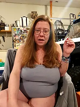 Snapshot of MsShelby40 chatting on 02.17.26 MsShelby40 online show from 02.17.26