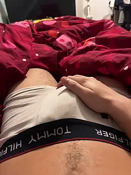 Snapshot of enzomlt chatting on 12.22.25 enzomlt online show from 12.22.25