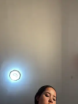 MollySanders    online show from 03.15.25