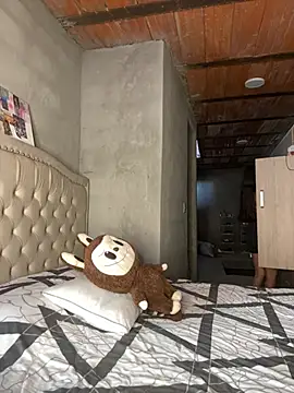 MollySanders    online show from 01.18.26