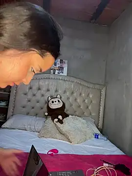 MollySanders    online show from 07.15.26