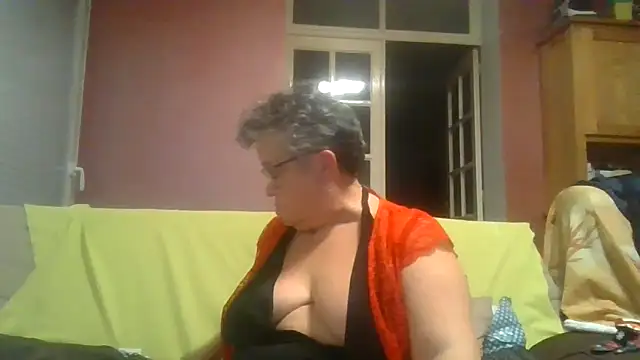 Vandeae44 online show from 12.18.25