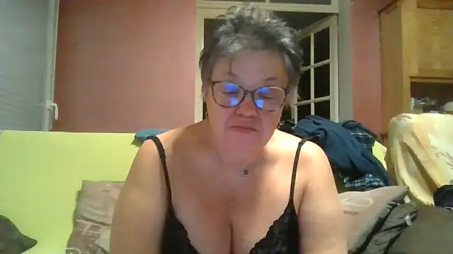 Snapshot of Vandeae44 chatting on 03.02.26 Vandeae44 online show from 03.02.26