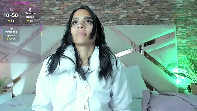 Snapshot of sophie_pariss chatting on 02.13.26 sophie pariss online show from 02.13.26