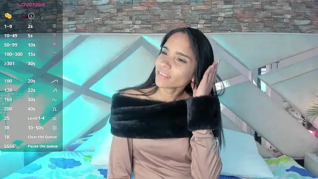 Snapshot of sophie_pariss chatting on 03.18.26 sophie pariss online show from 03.18.26