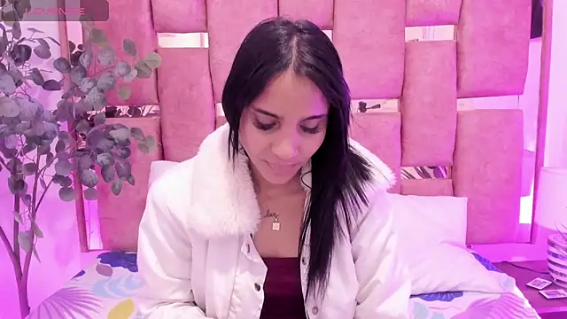 Snapshot of sophie_pariss chatting on 03.20.26 sophie pariss online show from 03.20.26