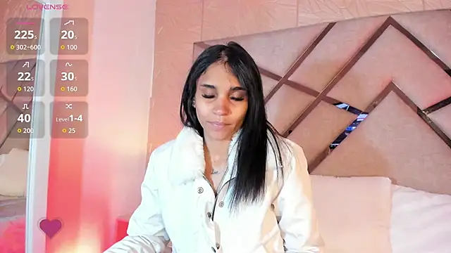 Snapshot of sophie_pariss chatting on 05.14.26 sophie pariss online show from 05.14.26