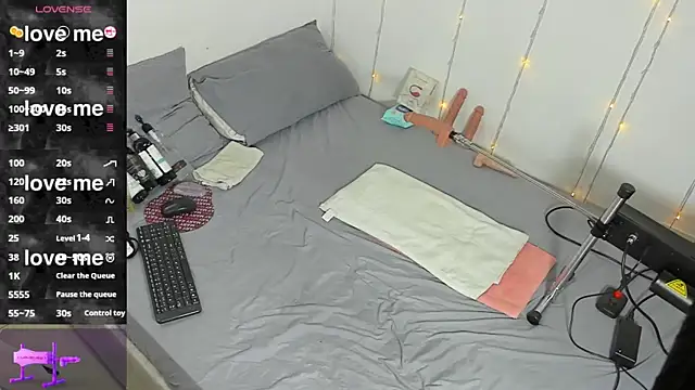 Snapshot of Benjamin_Buster chatting on 10.02.25 Benjamin Buster online show from 10.02.25