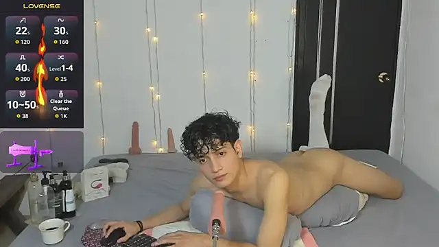 Snapshot of Benjamin_Buster chatting on 10.09.25 Benjamin Buster online show from 10.09.25