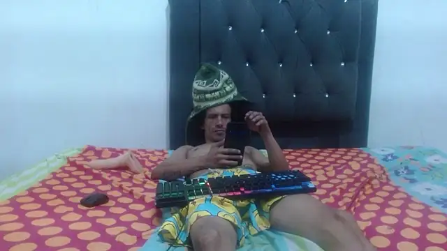 Snapshot of damian_bottom_bigcock chatting on 01.31.25 damian bottom bigcock online show from 01.31.25