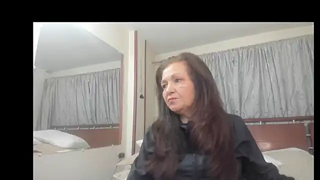 Snapshot of Bellaisa chatting on 10.02.25 Bellaisa online show from 10.02.25