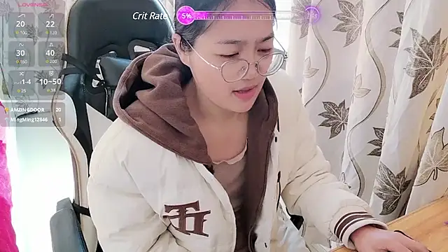 Snapshot of luoxuwen chatting on 01.04.25 luoxuwen online show from 01.04.25