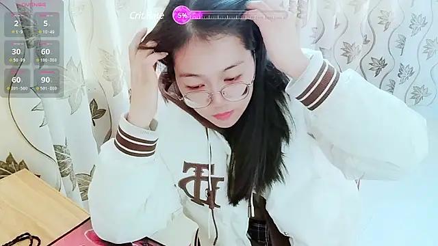 Snapshot of luoxuwen chatting on 01.11.25 luoxuwen online show from 01.11.25