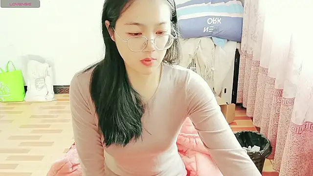 Snapshot of luoxuwen chatting on 01.19.25 luoxuwen online show from 01.19.25