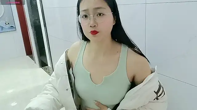 Snapshot of luoxuwen chatting on 03.07.25 luoxuwen online show from 03.07.25