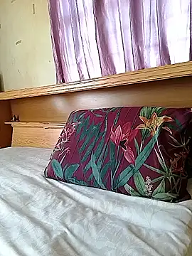 Hornyparratjie online show from 10.22.25