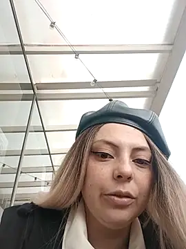 madelaine- online show from 10.11.25